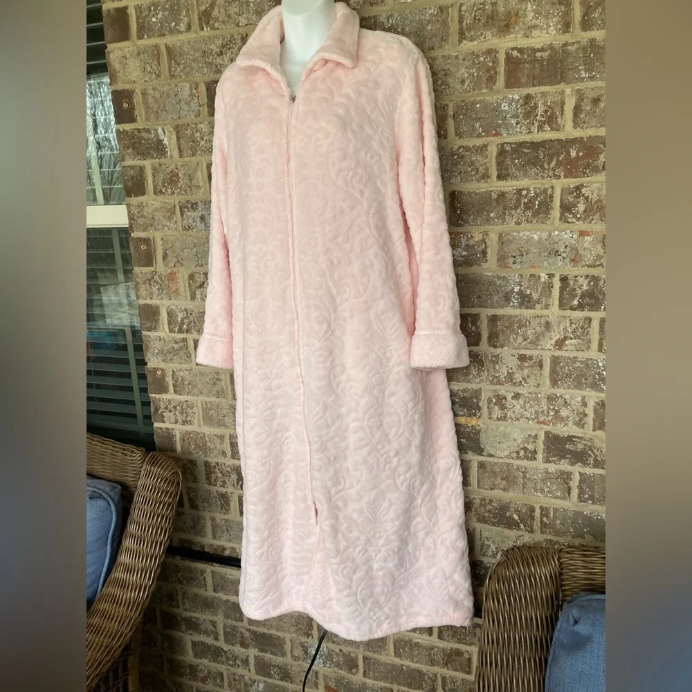 Miss Elaine Embossed Fleece Long Zip Robe Medium Pink Front Pockets